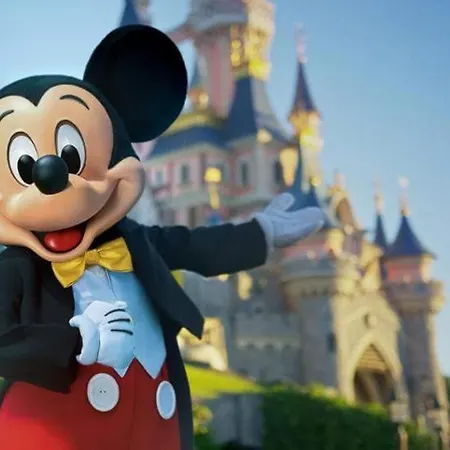 Apartment Dream Of Disney, Standing T3 *